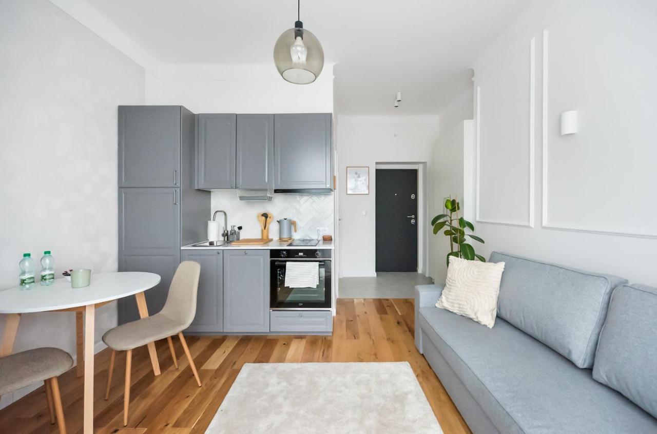Solec Vistula Apartment